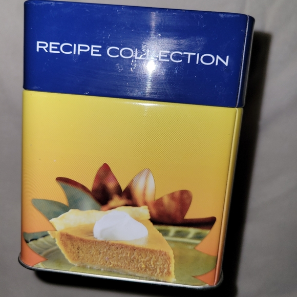 Eagle Brand Recipe Collection Tin with Recipe Cards, Dividers, Blank Cards - Picture 6 of 6